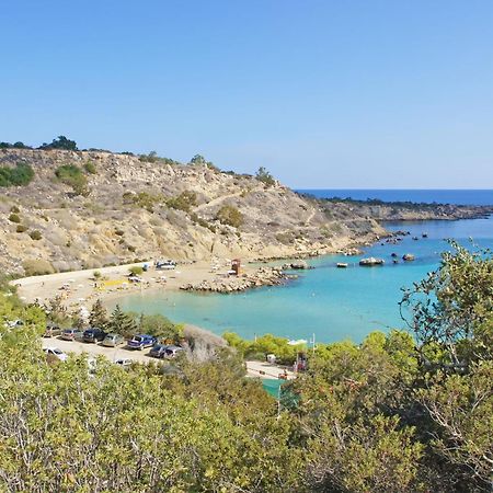 Meryl - Coralli Beachfront Apartment Protaras Bagian luar foto
