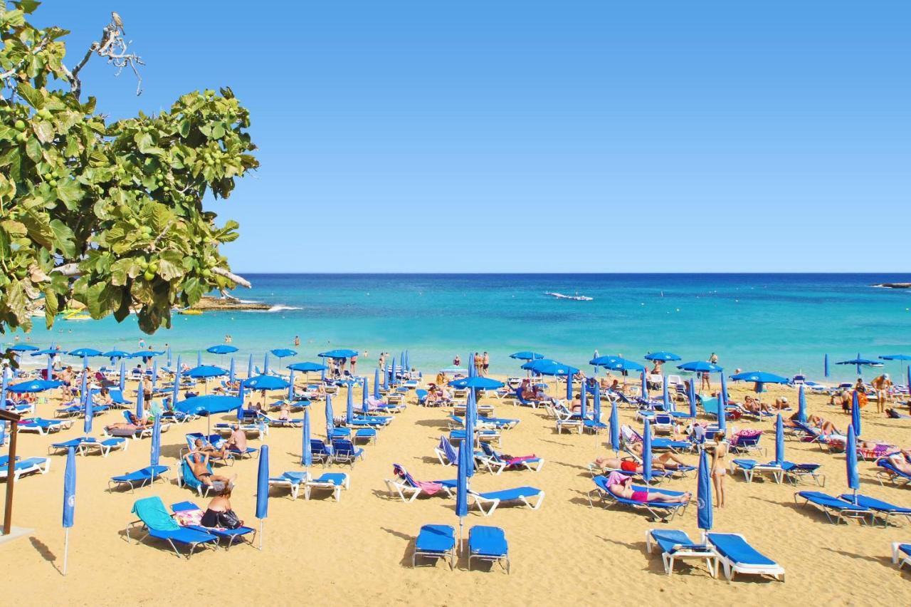 Meryl - Coralli Beachfront Apartment Protaras Bagian luar foto