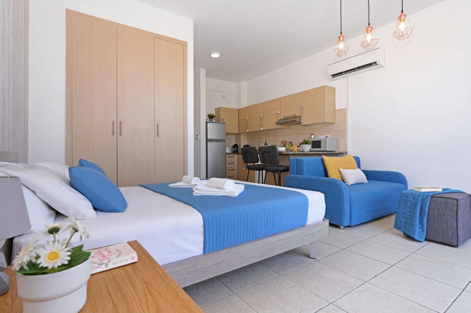 Meryl - Coralli Beachfront Apartment Protaras Bagian luar foto
