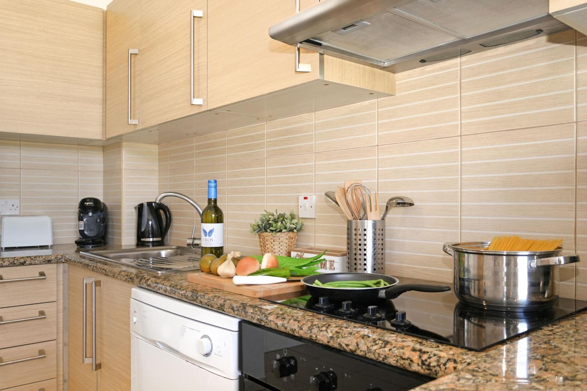 Meryl - Coralli Beachfront Apartment Protaras Bagian luar foto