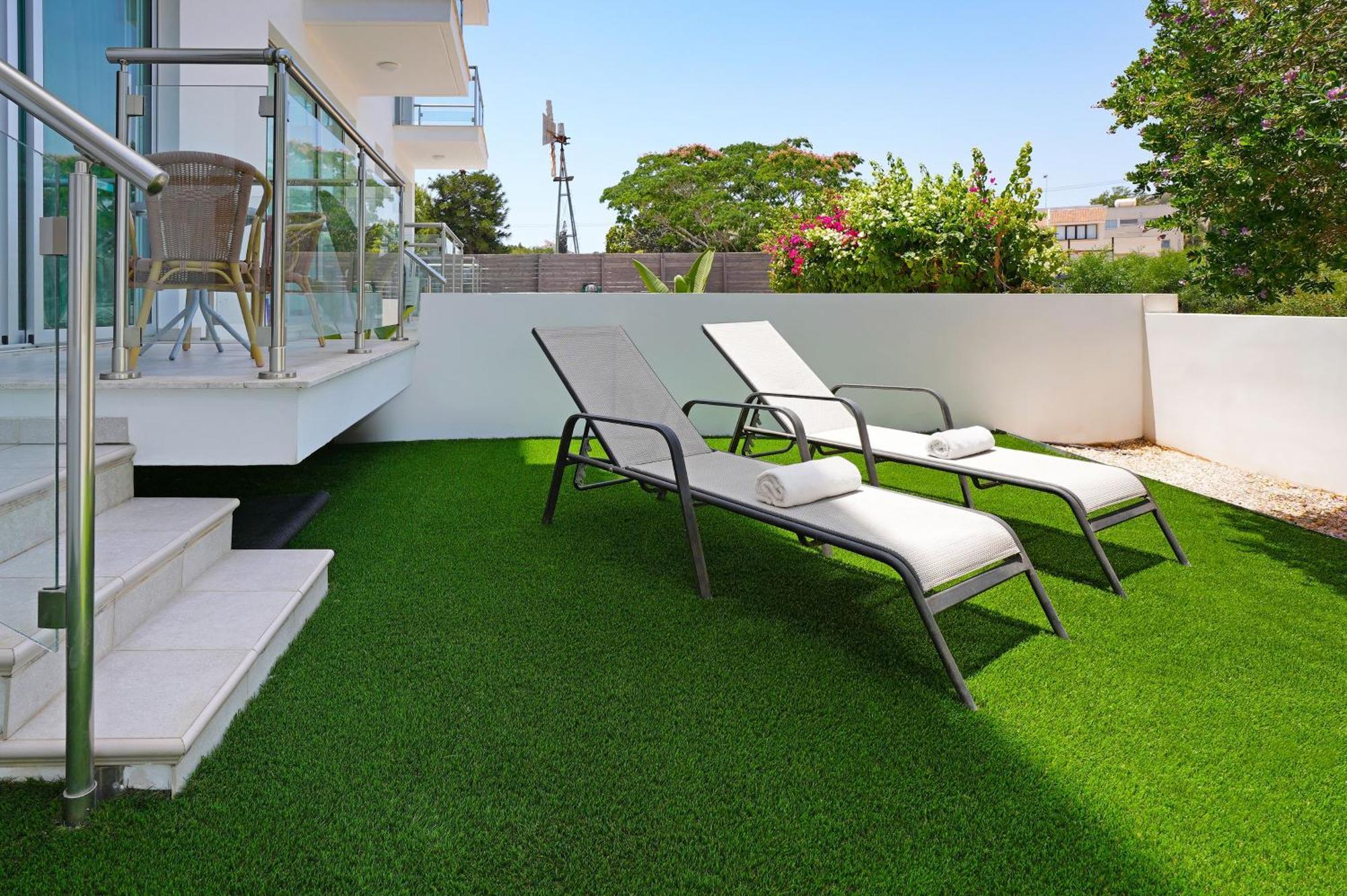 Meryl - Coralli Beachfront Apartment Protaras Bagian luar foto